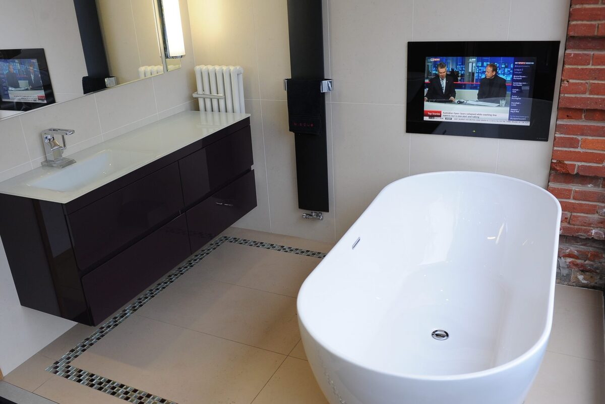 Aquavision Genesis Frameless Bathroom TV (4 sizes, 3 choices of glass finish) - Brand New Bathrooms