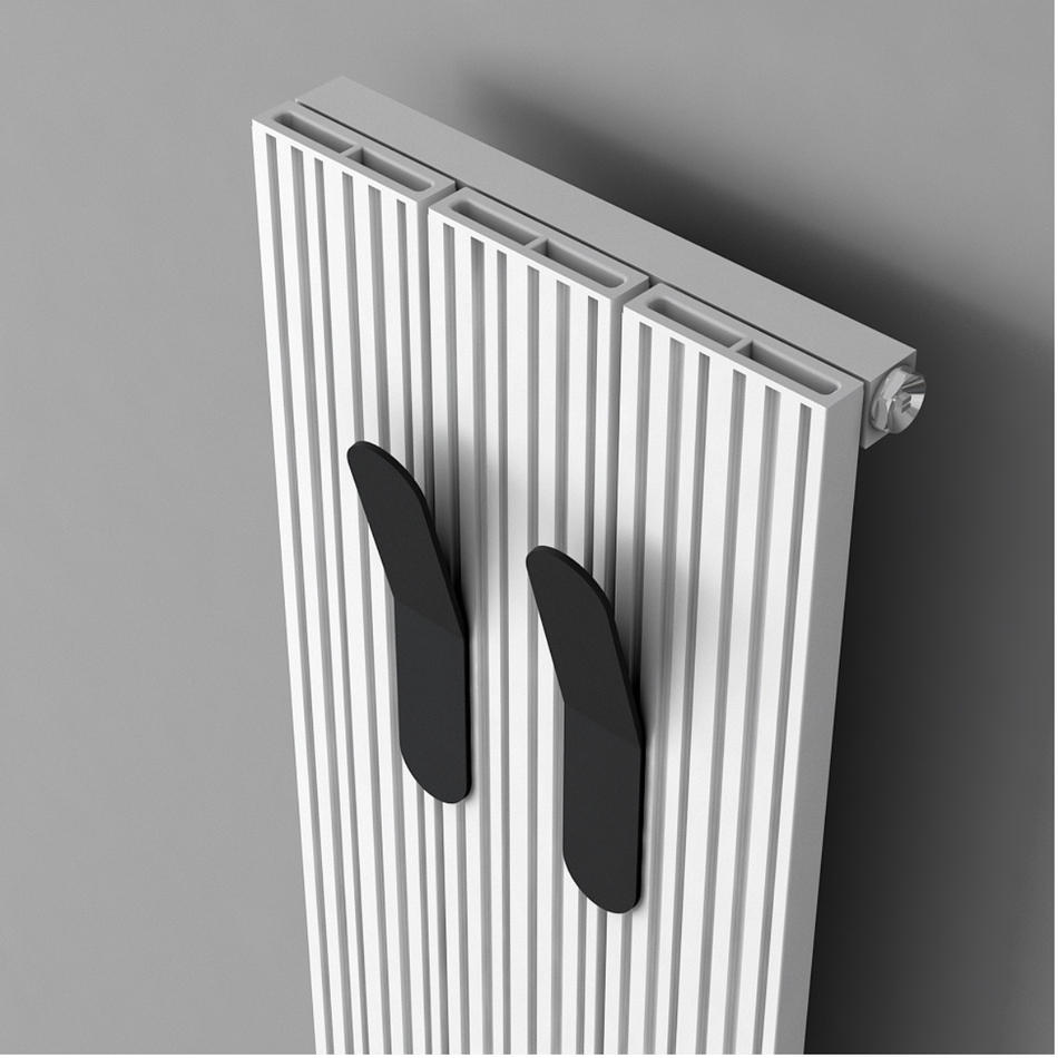 Carisa I Type Towel Holder (1 size, Black)
