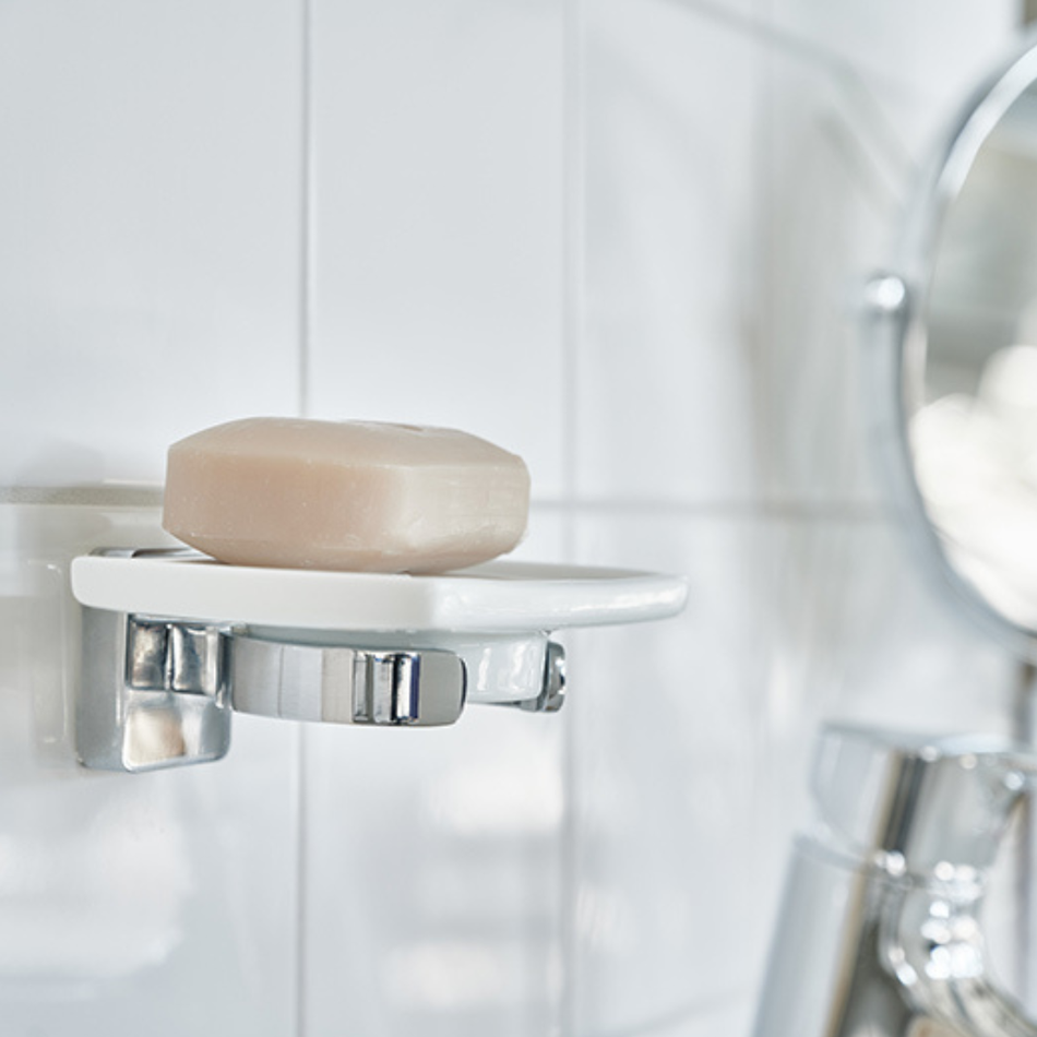 Smedbo Ice Brass Holder with Porcelain Soap Dish (Polished Chrome)