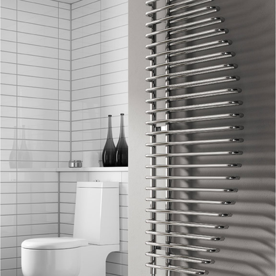 Reina Nola Designer Radiator (1 size, Chrome)