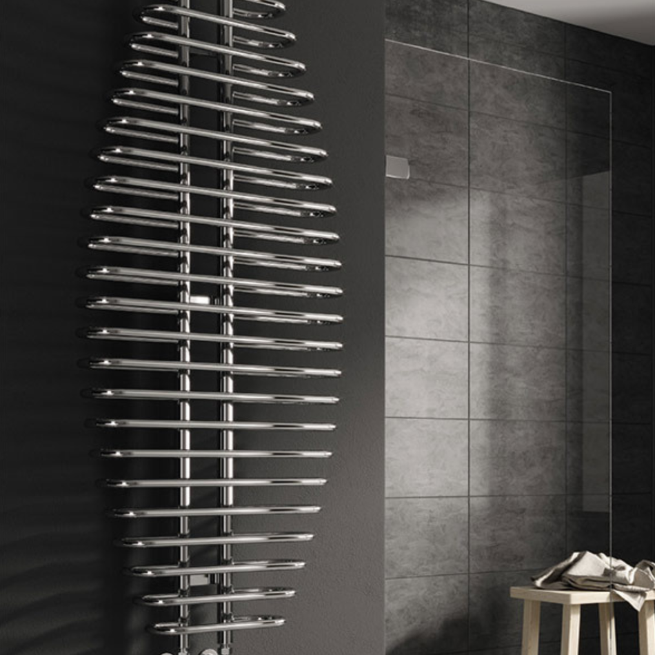 Reina Teano Designer Radiator (1 size, Chrome)